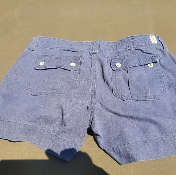 Levi's Casual Women's Shorts Size 8 - Picture 2 of 6